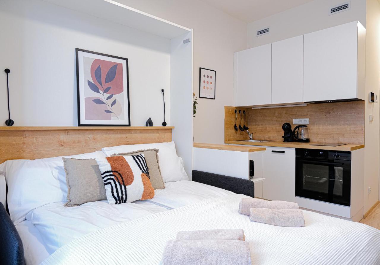 Mymozart Apartments Prague By Rentero Property Bagian luar foto