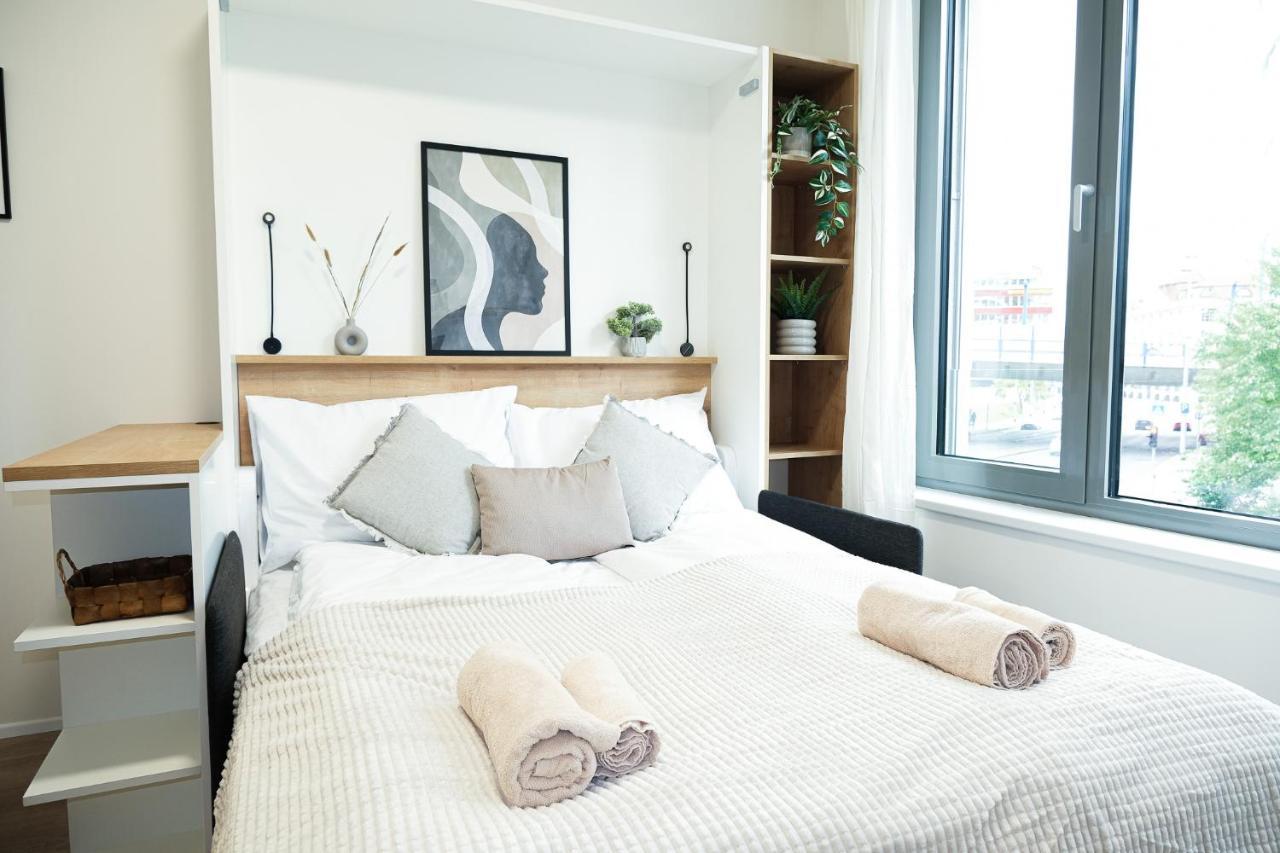 Mymozart Apartments Prague By Rentero Property Bagian luar foto