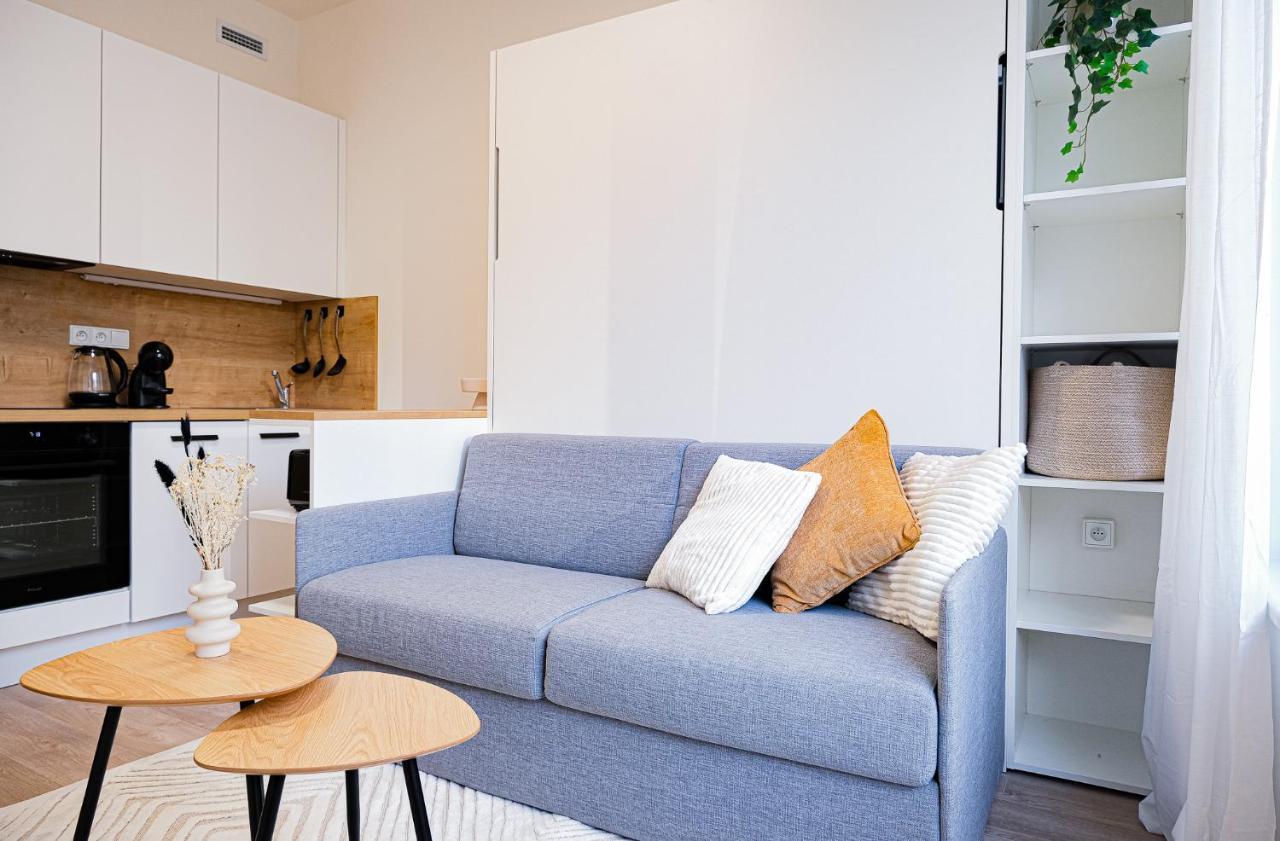 Mymozart Apartments Prague By Rentero Property Bagian luar foto